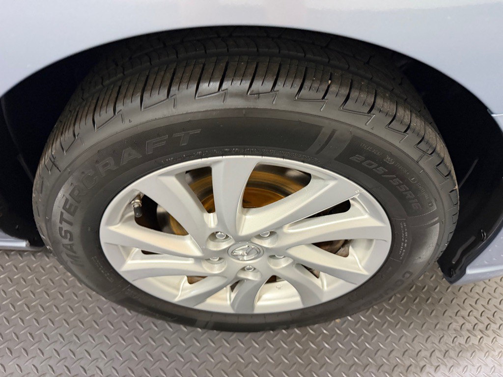 2012 Mazda Mazda5 Image 11