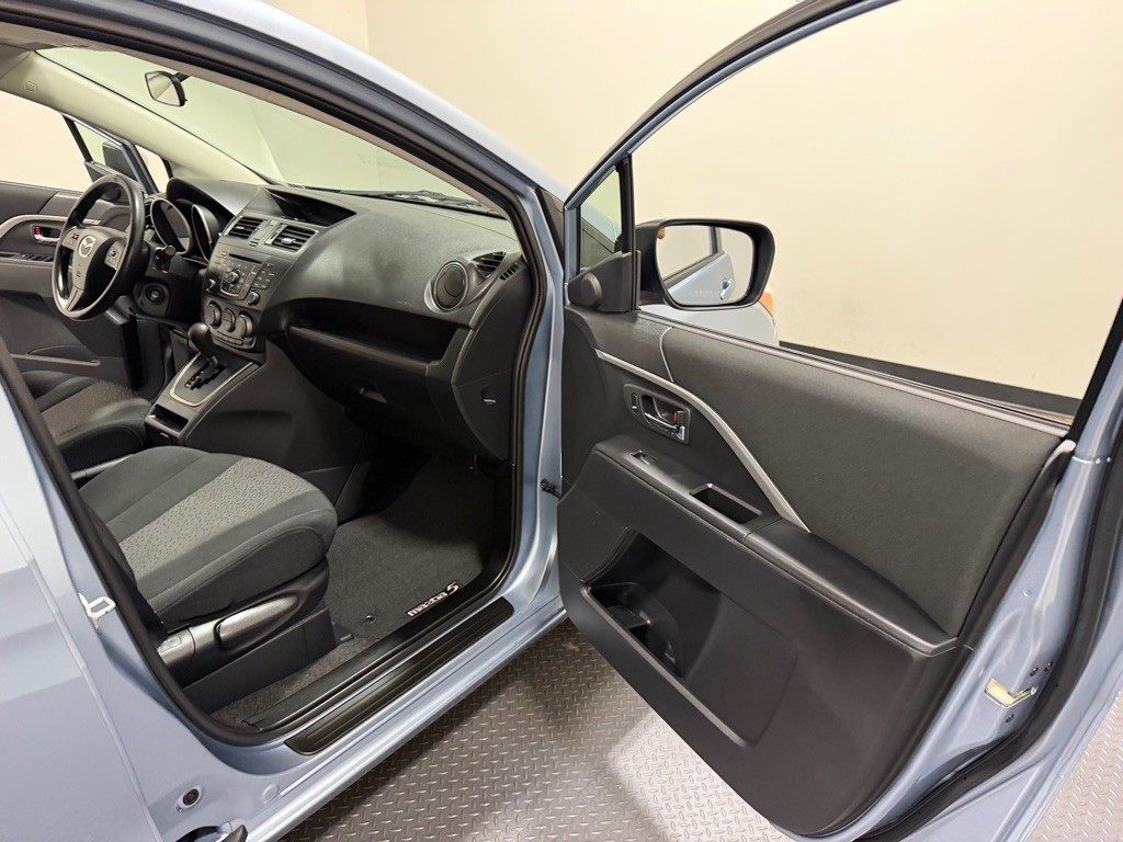 2012 Mazda Mazda5 Image 16