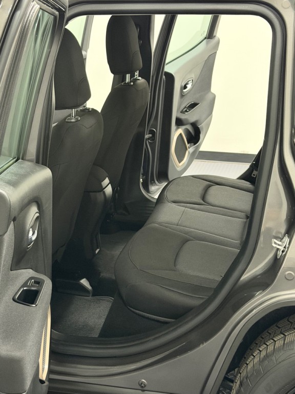 2016 Jeep Renegade Image 9