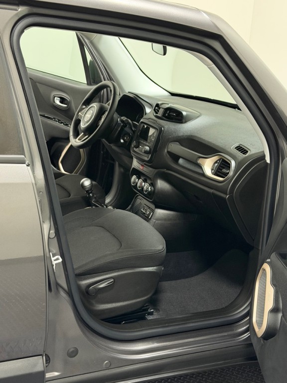 2016 Jeep Renegade Image 11