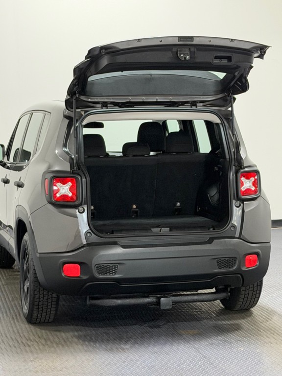 2016 Jeep Renegade Image 12