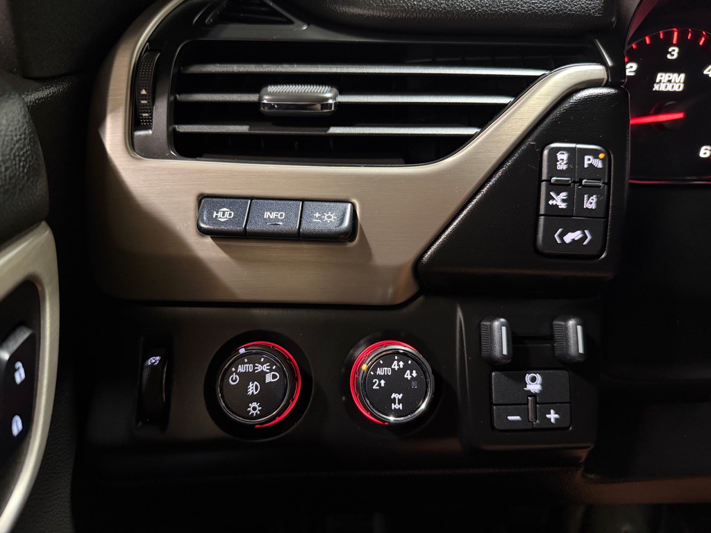 2015 GMC Yukon Image 7