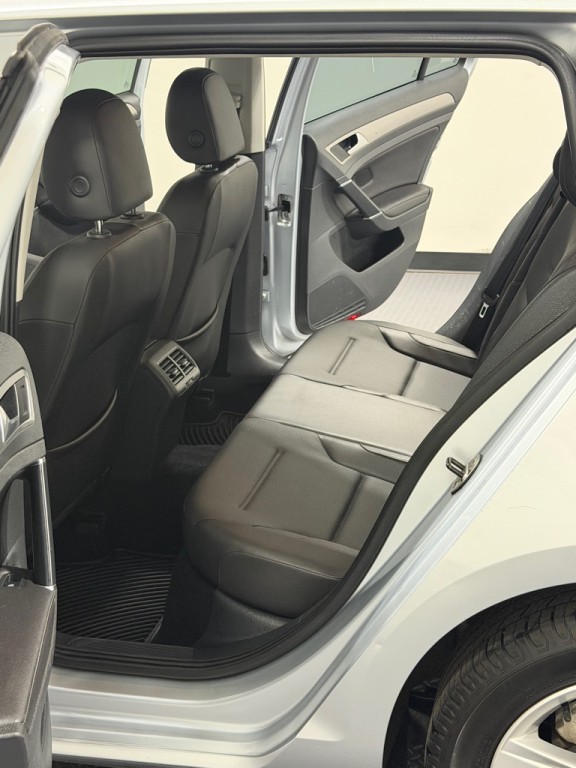 2015 Volkswagen Golf Image 9