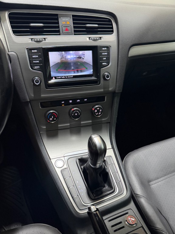 2015 Volkswagen Golf Image 13