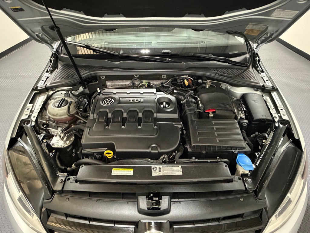 2015 Volkswagen Golf Image 16