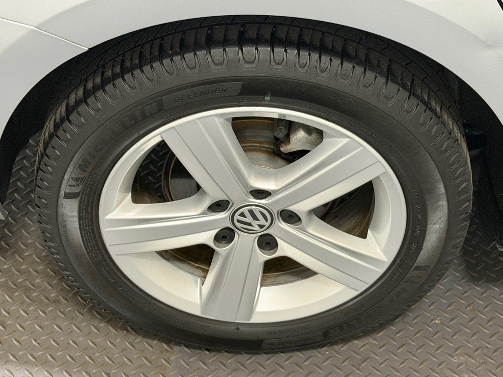 2015 Volkswagen Golf Image 18