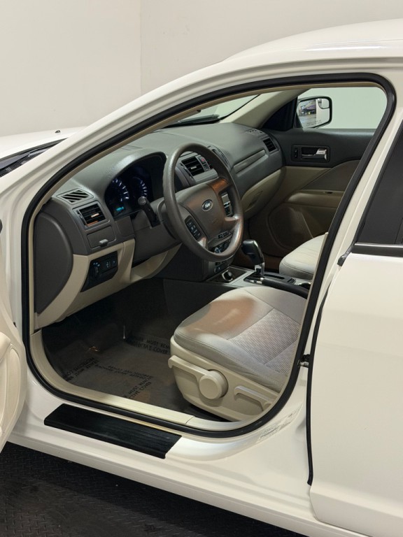 2011 Ford Fusion Image 8