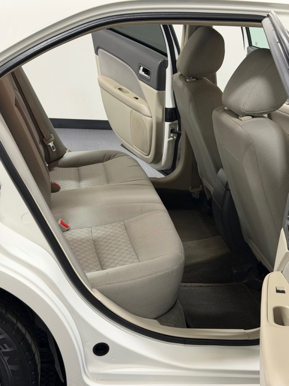 2011 Ford Fusion Image 10