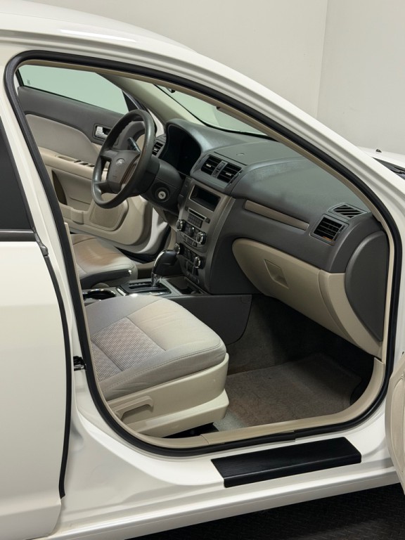 2011 Ford Fusion Image 11