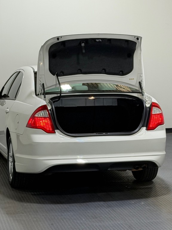 2011 Ford Fusion Image 12