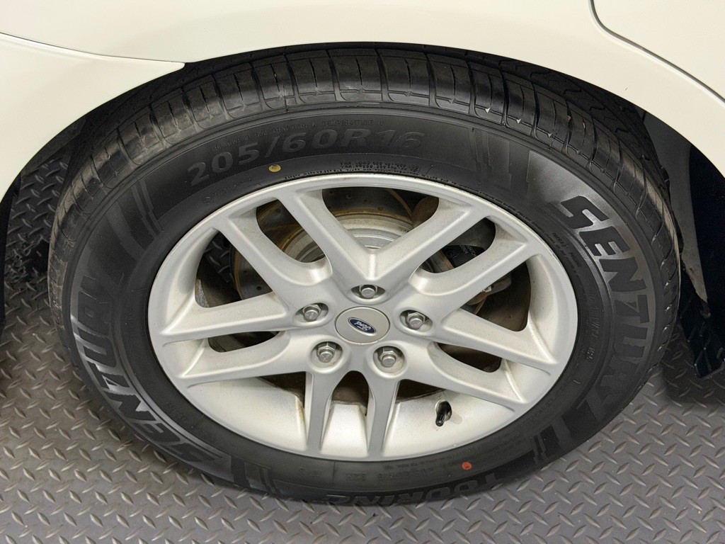 2011 Ford Fusion Image 18