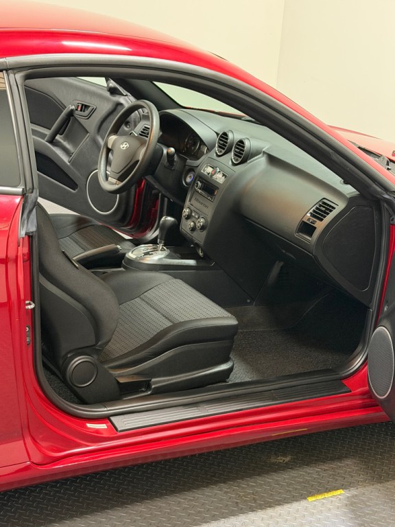 2007 Hyundai Tiburon Image 9