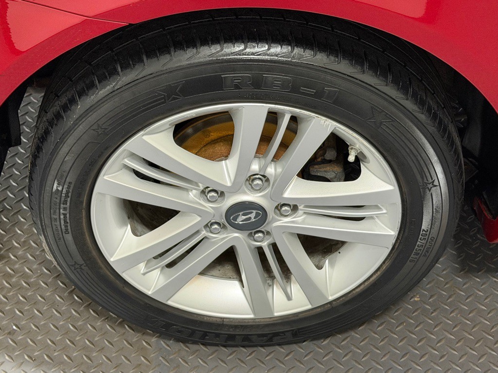 2007 Hyundai Tiburon Image 17
