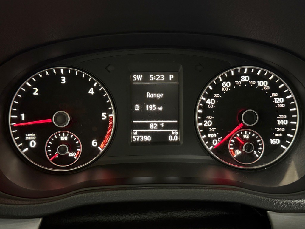 2014 Volkswagen Passat Image 14