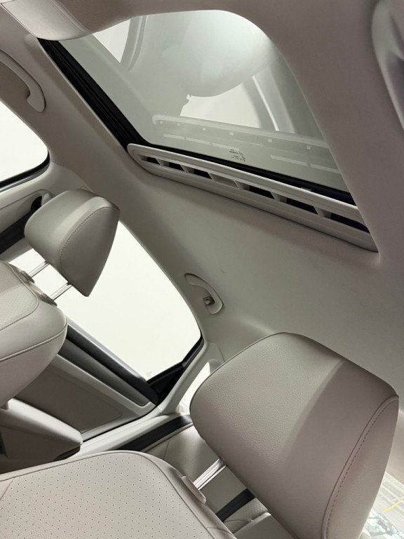 2014 Volkswagen Passat Image 16