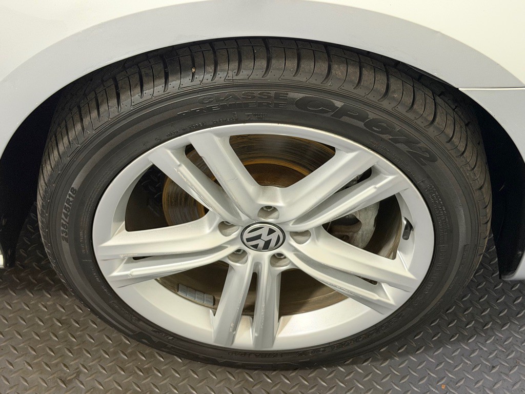2014 Volkswagen Passat Image 18