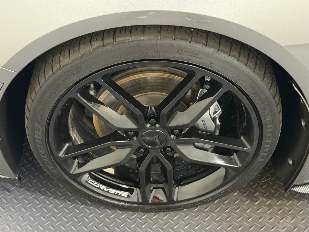 2015 Chevrolet Corvette Image 18