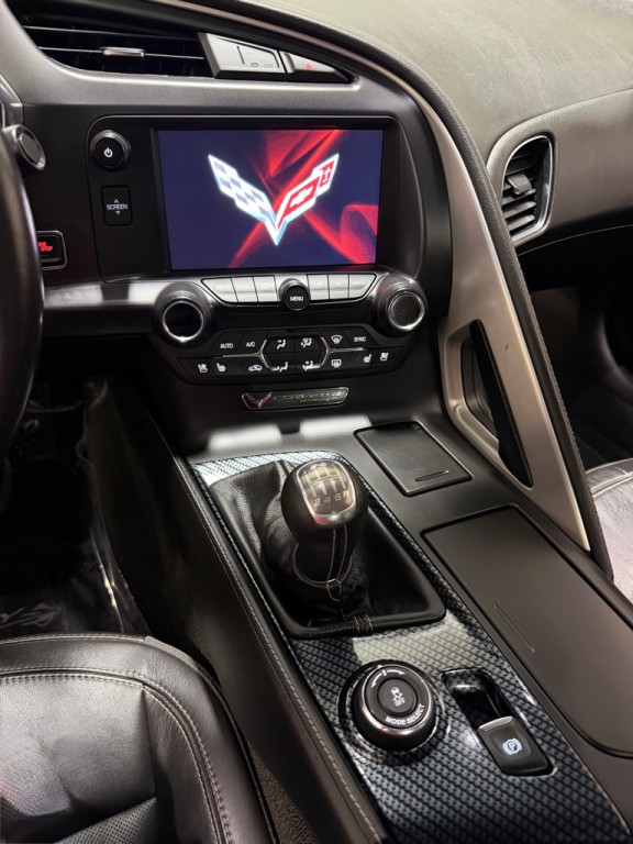 2015 Chevrolet Corvette Image 19