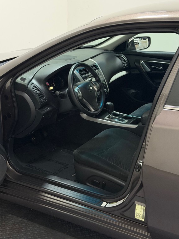 2015 Nissan Altima Image 8