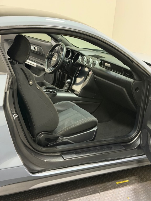 2019 Ford Mustang Image 9