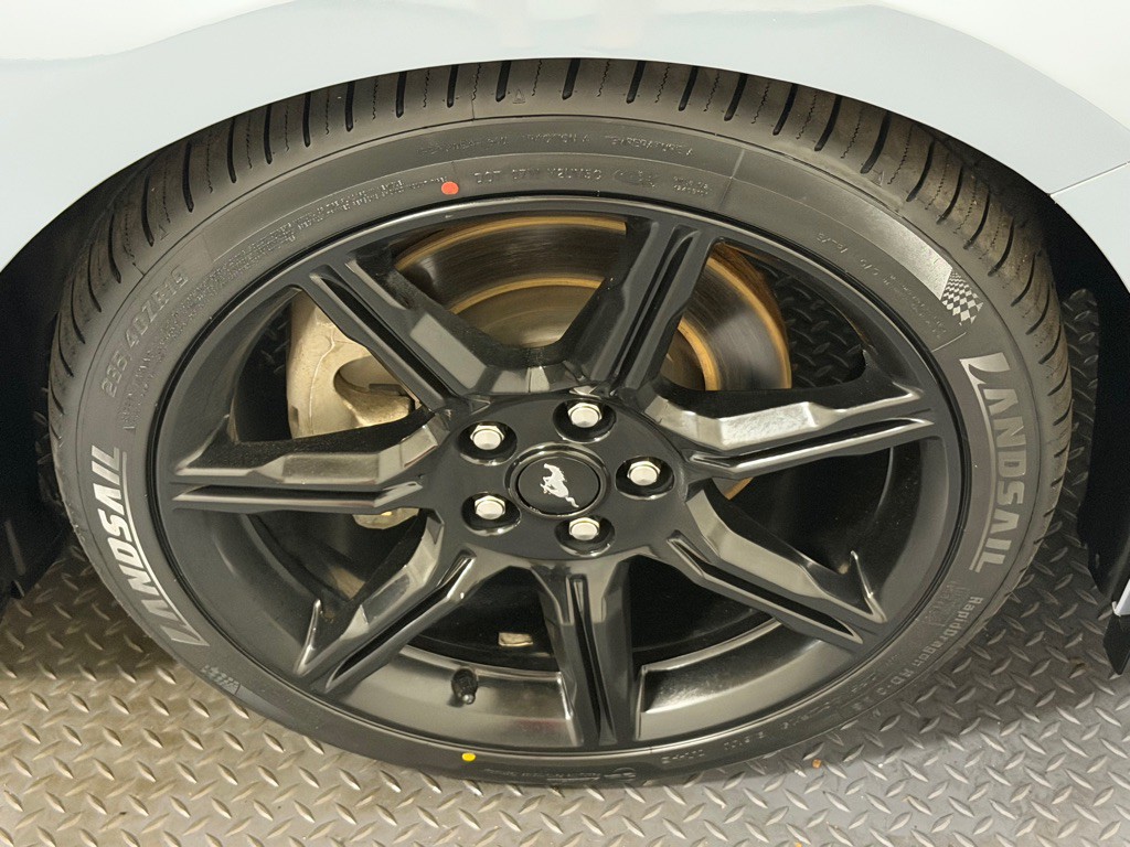 2019 Ford Mustang Image 17