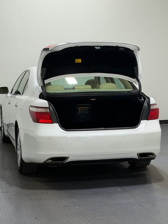 2007 Lexus LS Image 12