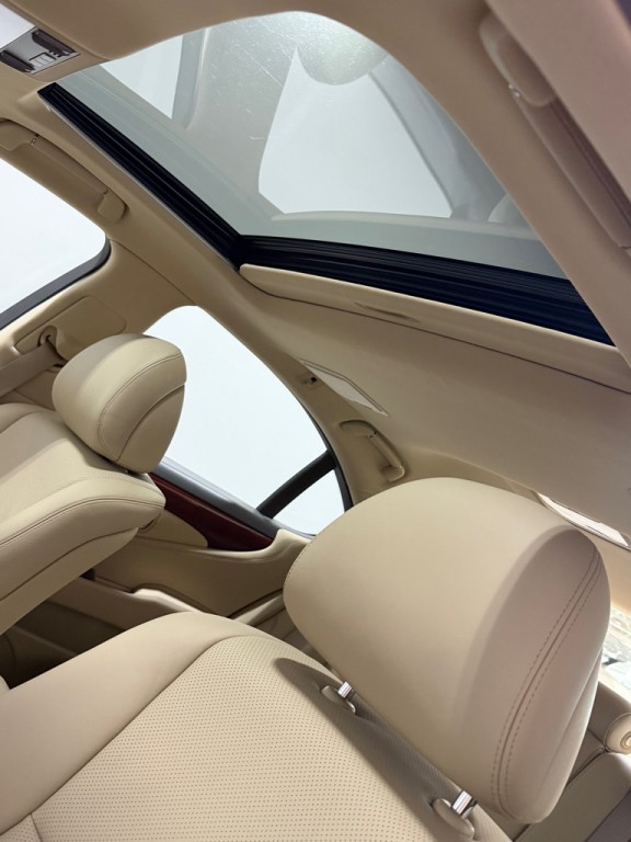 2007 Lexus LS Image 16