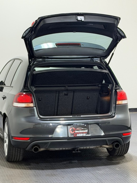 2010 Volkswagen GTI Image 12