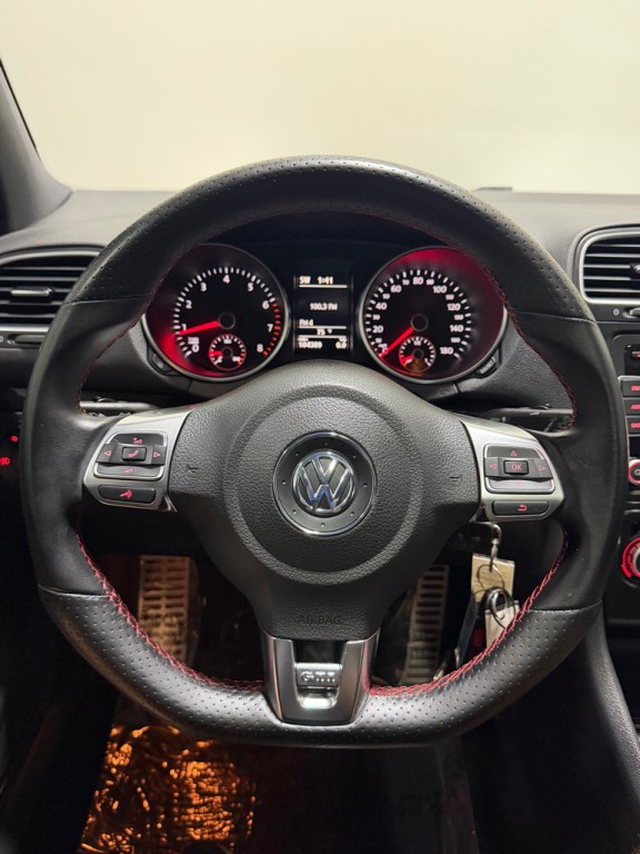 2010 Volkswagen GTI Image 15