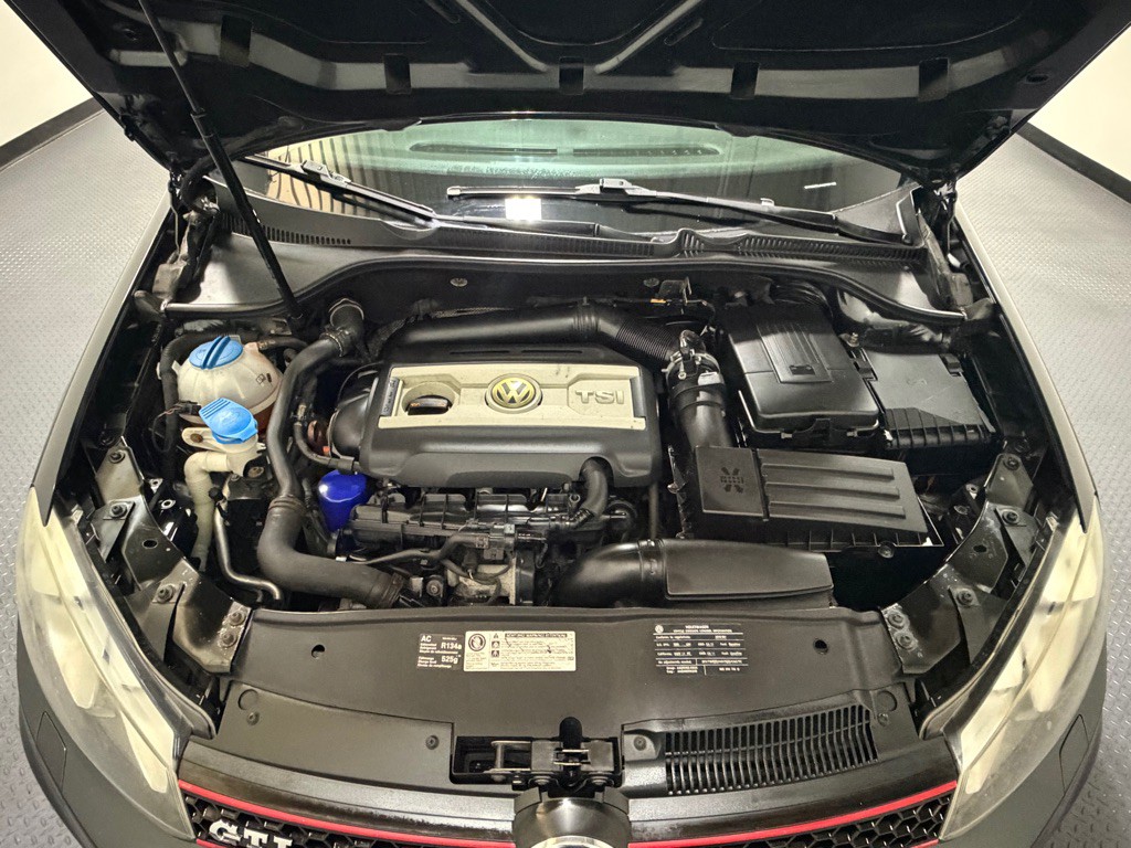 2010 Volkswagen GTI Image 17