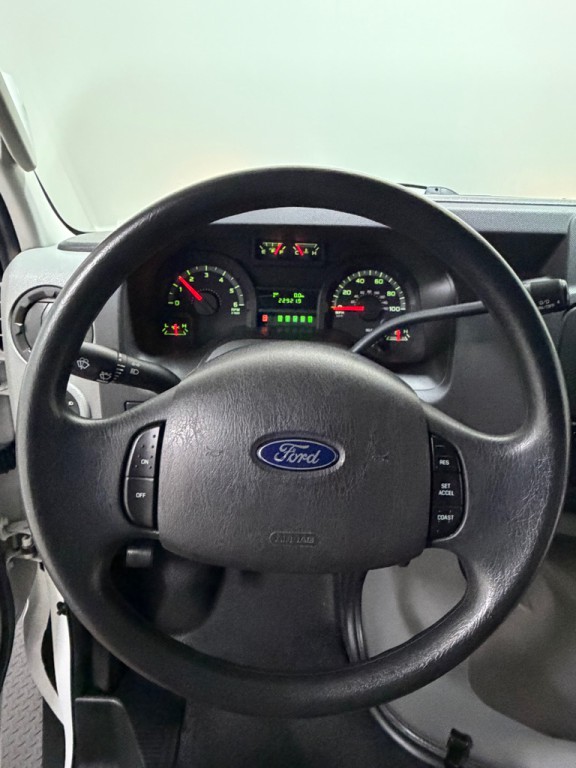 2013 Ford Econoline Image 16