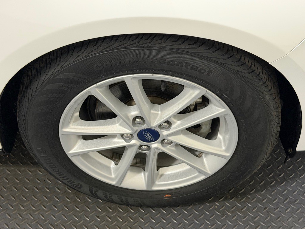 2018 Ford Focus Image 17