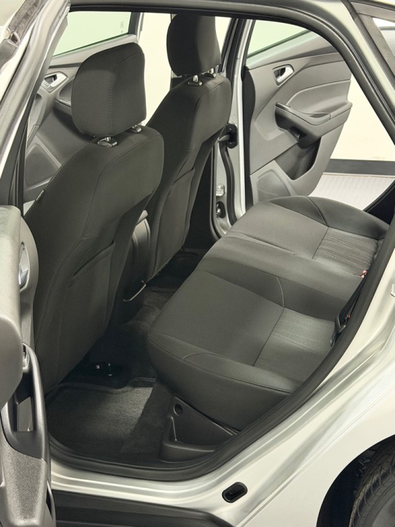 2017 Ford Focus Image 9