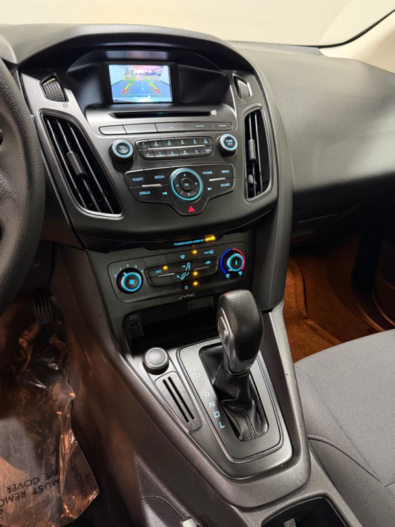 2017 Ford Focus Image 13