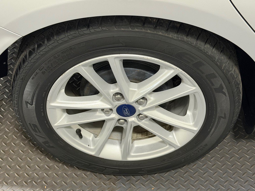 2017 Ford Focus Image 18