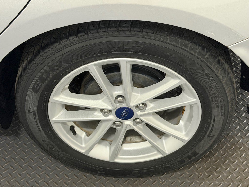 2017 Ford Focus Image 19