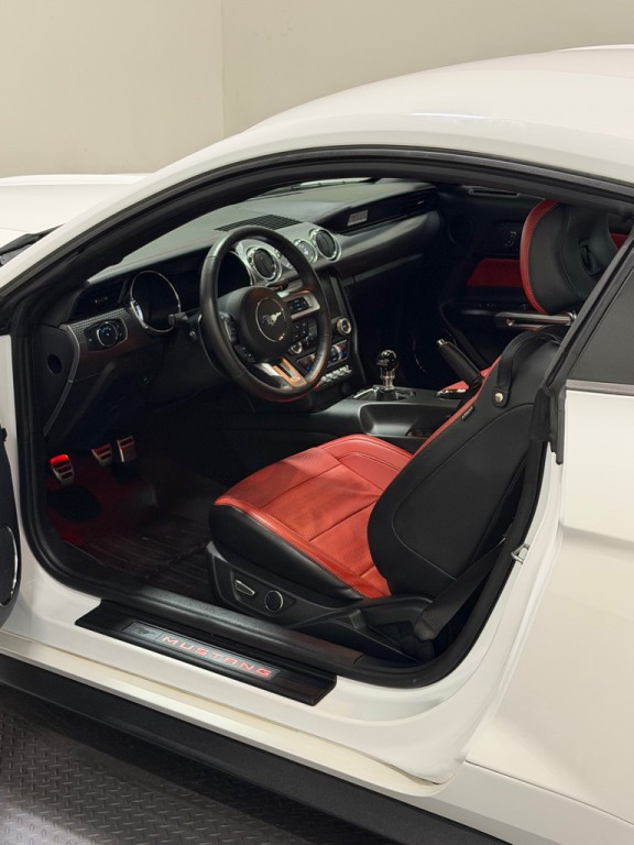 2015 Ford Mustang Image 8