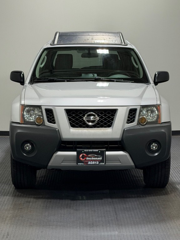 2012 Nissan Xterra Image 2