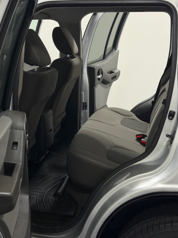 2012 Nissan Xterra Image 8