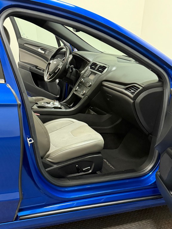 2017 Ford Fusion Image 11