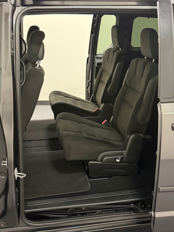 2016 Dodge Grand Caravan Image 9