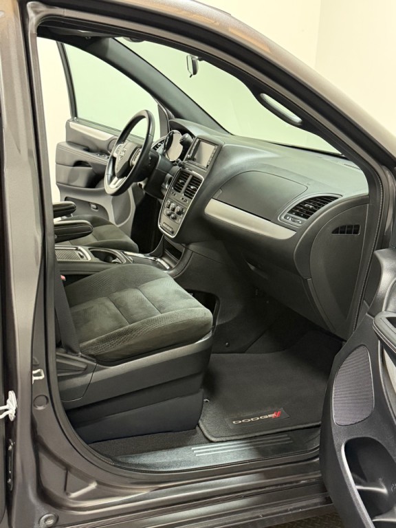 2016 Dodge Grand Caravan Image 12