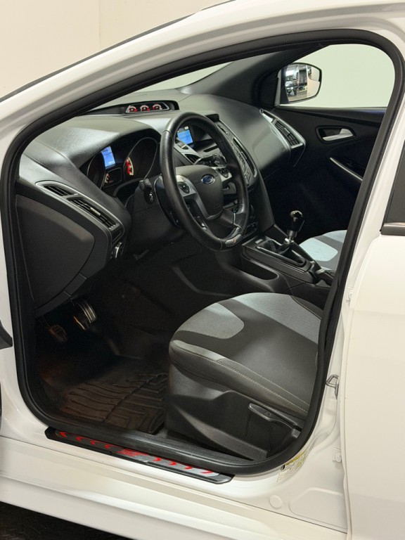 2014 Ford Focus Image 8