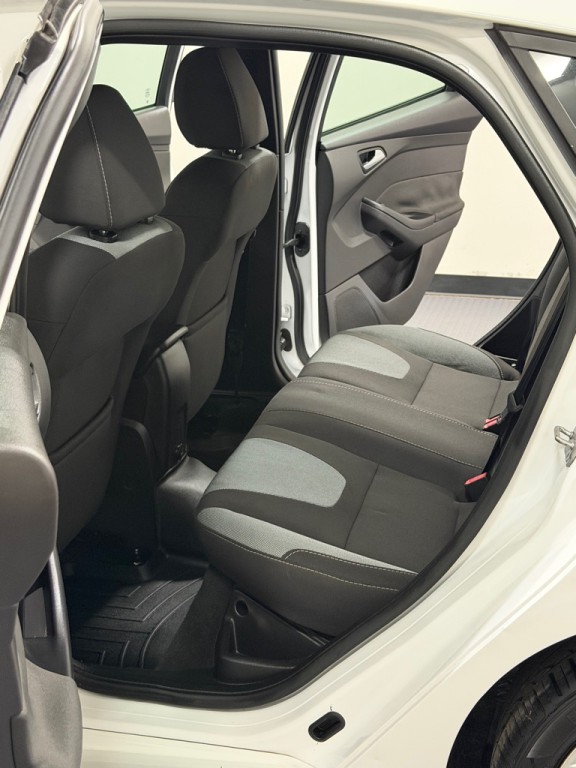 2014 Ford Focus Image 9