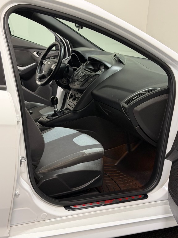 2014 Ford Focus Image 11