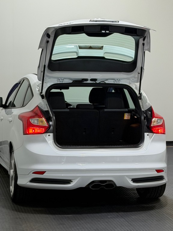 2014 Ford Focus Image 12