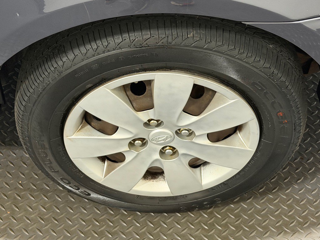 2008 Hyundai Accent Image 15