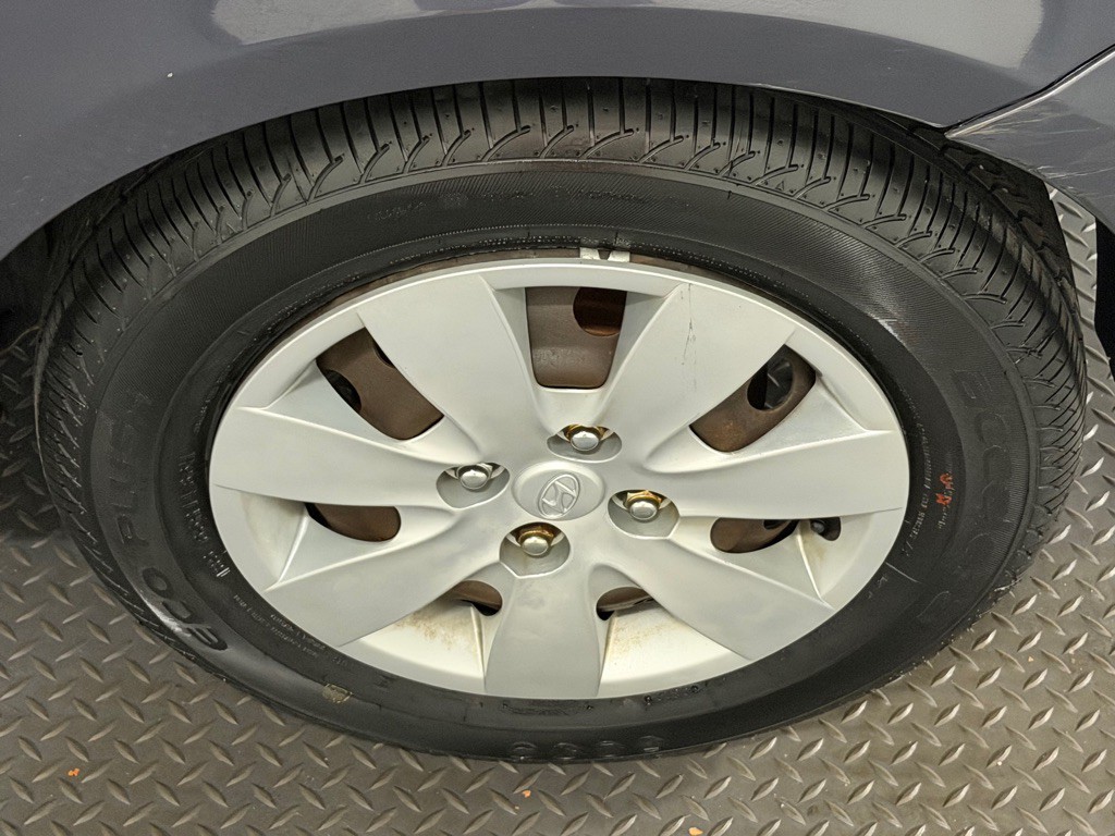 2008 Hyundai Accent Image 17