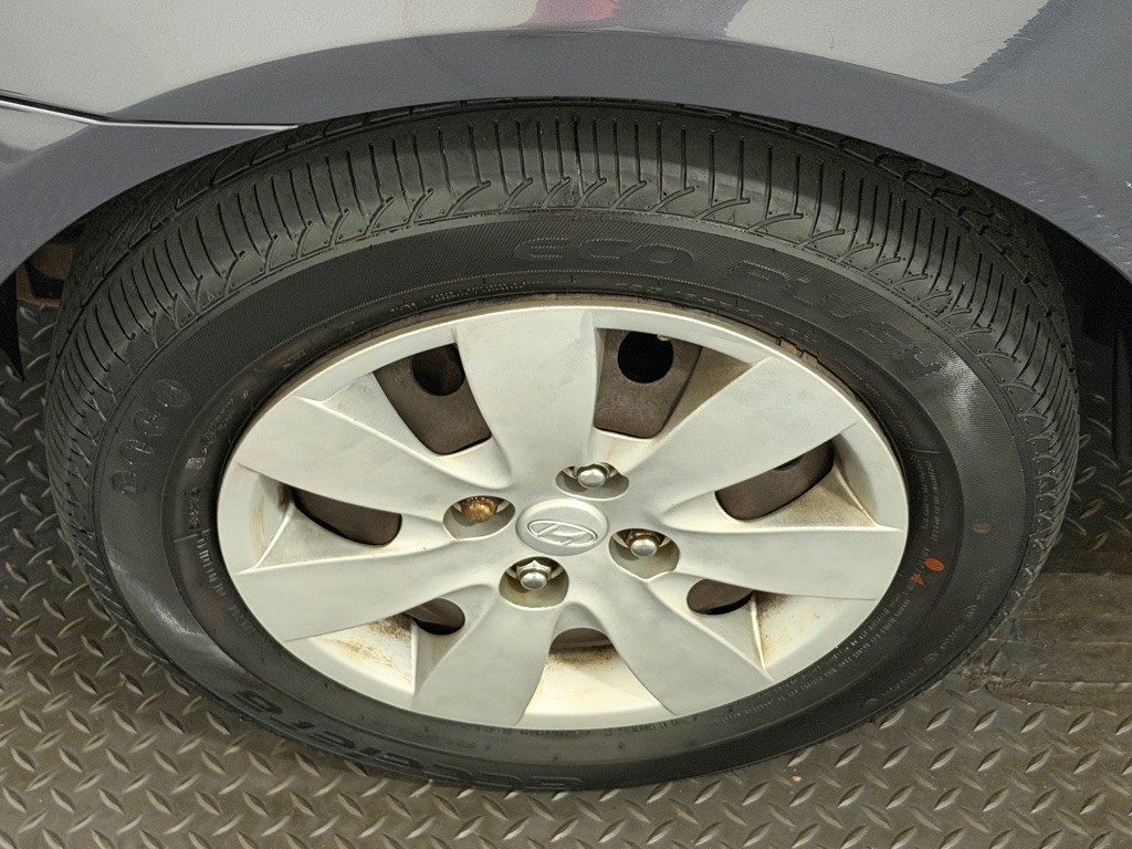 2008 Hyundai Accent Image 18