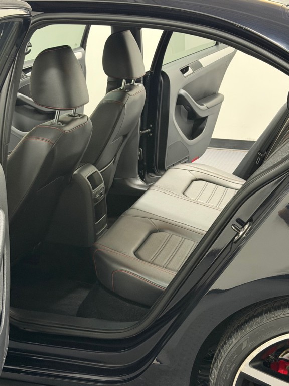 2014 Volkswagen Jetta Image 9